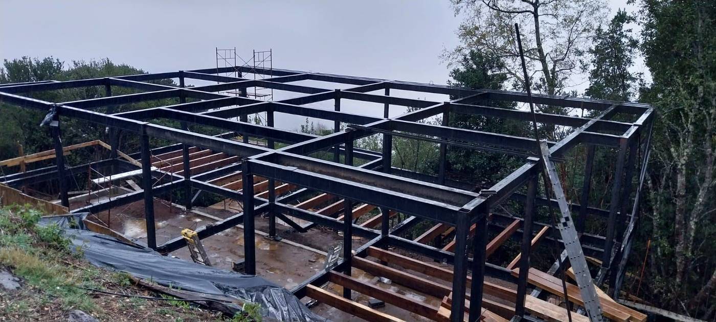 Estructura de perfil metálico